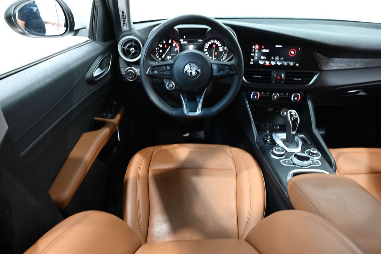 Alfa Romeo Giulia STD 2022 Alfa Romeo Giulia, 2027 Alfa Warranty and Service Pack, Alfa Service History, GCC