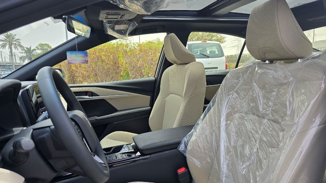 Toyota Camry XLE 2.5L Hybrid