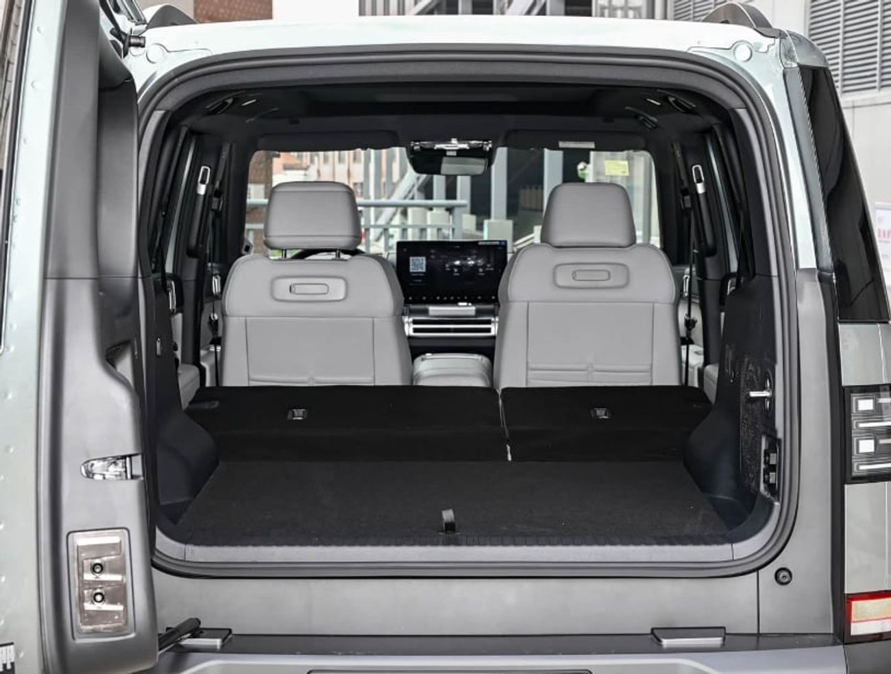 بي واي دي ليوبارد تيتانيوم 7 Ultra