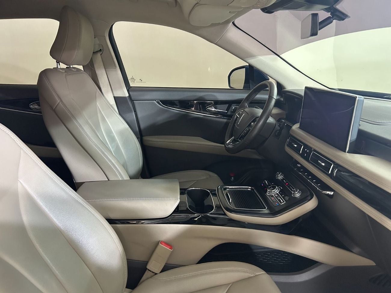 لينكولن ناوتيلوس BASE NAU123 / AL TAYER MOTOS / AL QOUZ SHOWROOM