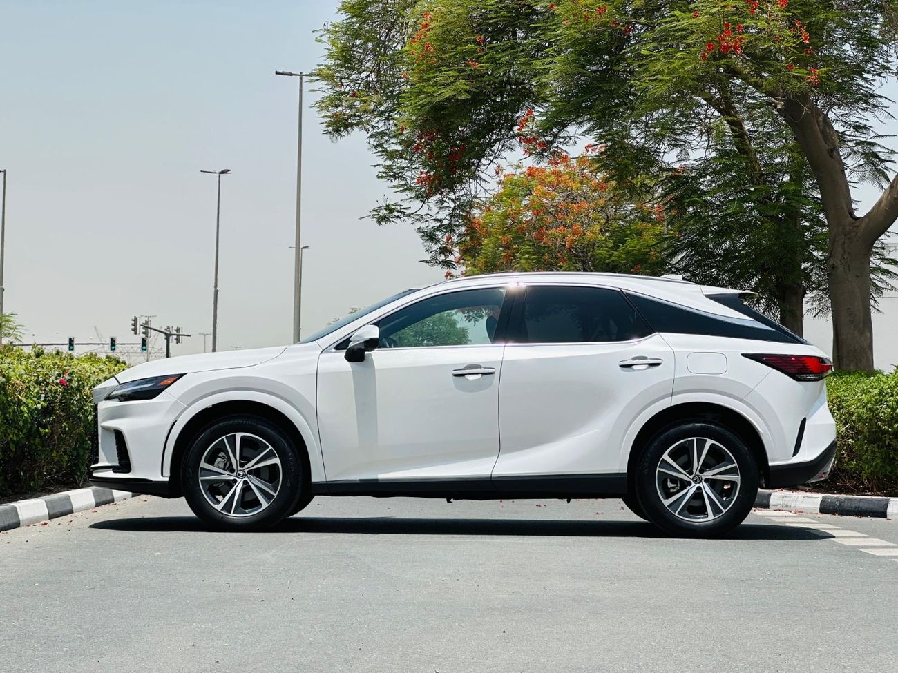 Lexus RX350 Lexus RX 350 Full Option Year: 2024 Color: White