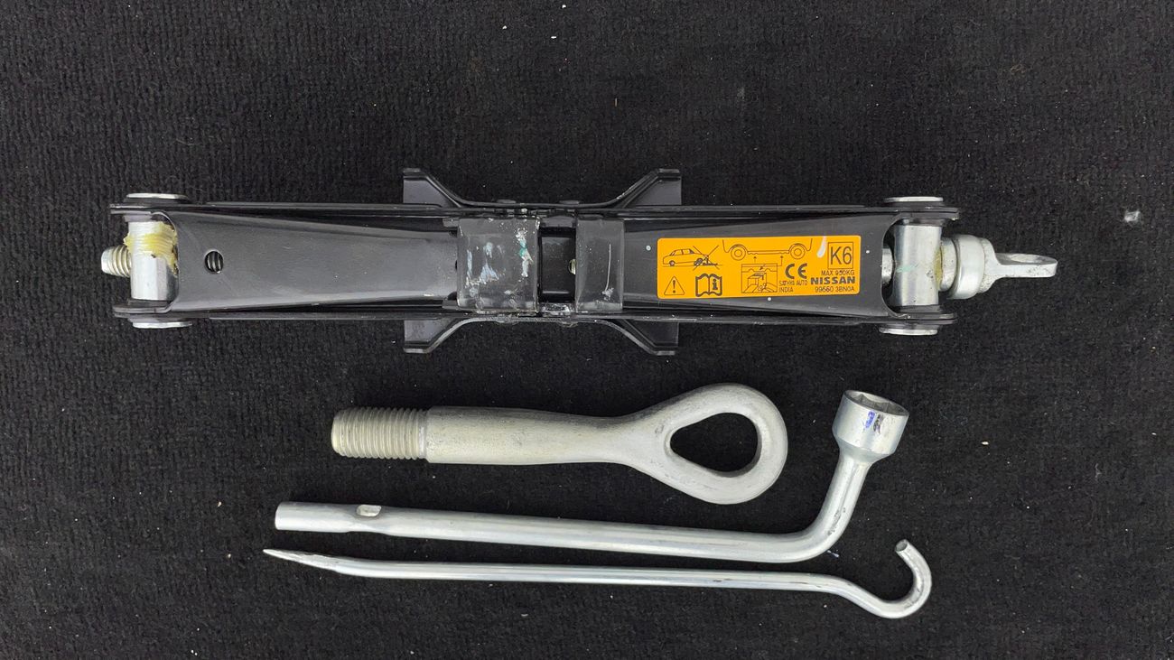 نيسان صني SV 1.5 | بدون دفعة مقدمة | اختبار قيادة مجاني للمنزل