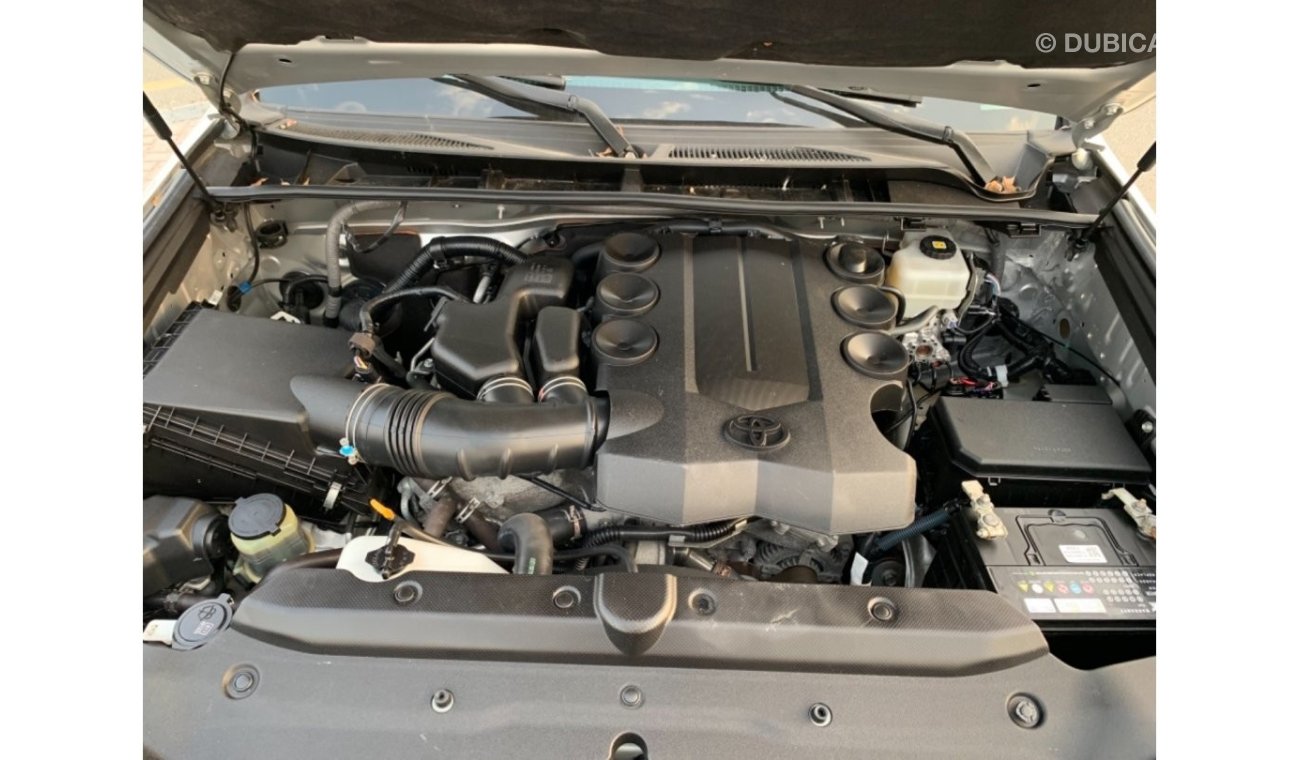 Toyota 4Runner SR5 FULL OPTION 4 WHEEL DRIVE 7-SEATER 4.0L V6 2018 AMERICAN SPECIFICATION