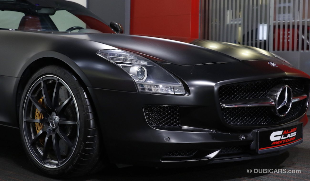 مرسيدس بنز SLS AMG Matte Black Vinyl Wrap