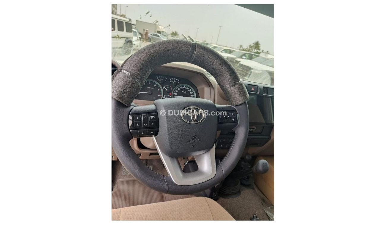 تويوتا لاند كروزر 70 76 4.5L HARD TOP TURBO DIESEL MT WITH BULL BAR