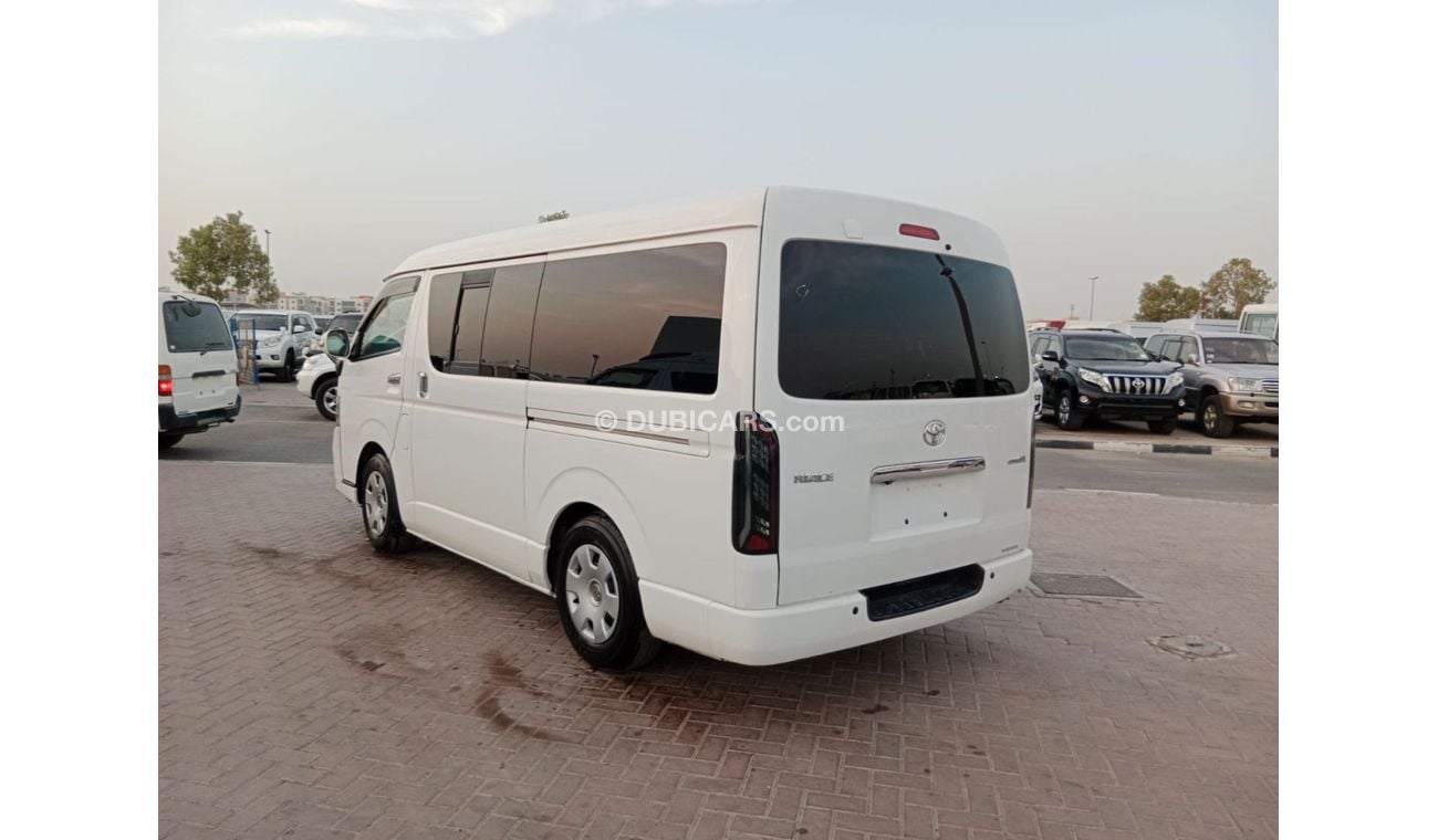 Toyota Hiace TOYOTA HIACE VAN RIGHT HAND DRIVE (PM1589)