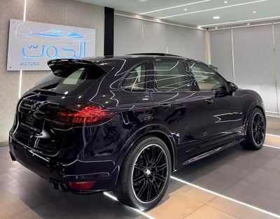 Porsche Cayenne BEAUTIFUL BLACK GTS || FULL OPTIONS || GCC || FREE ACCIDENTS || WELL MAINTAINED