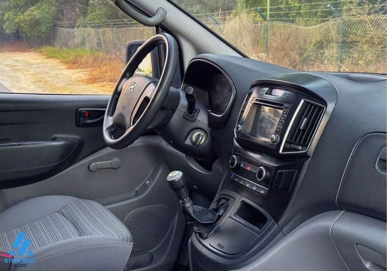 Hyundai H-1 Cargo Van 2.5L RWD MT Diesel / Well Maintained / GCC / Book now!