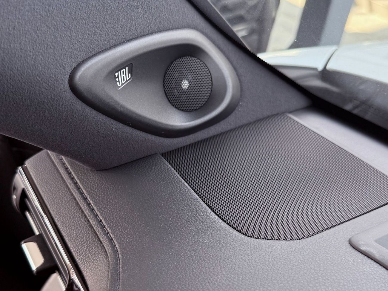 Toyota Land Cruiser 2026 TOYOTA LAND CRUISER 300 VXR 3.5 HYBRID HEV **EXPORT ONLY**التصدير فقط خارج الخليج***