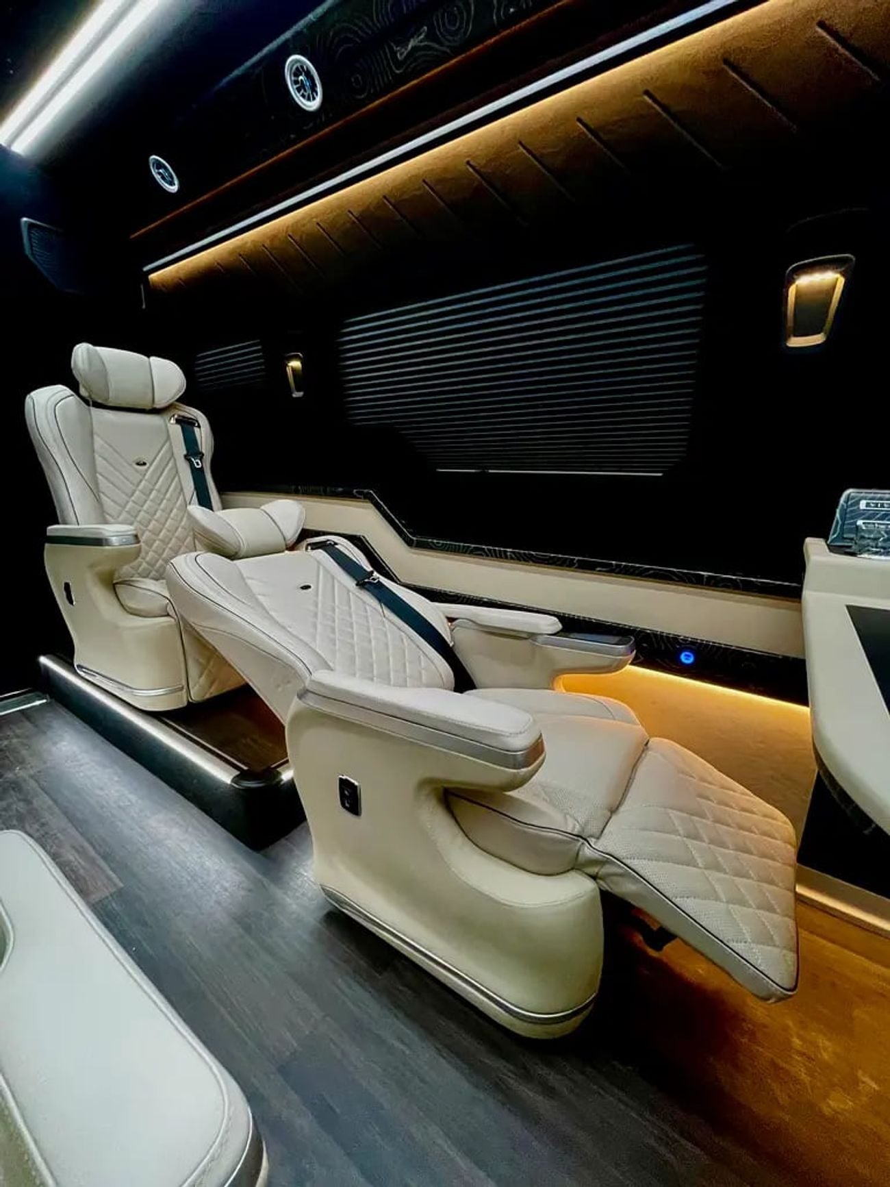 Mercedes-Benz Sprinter VVIP MERCEDES with Bathroom, Additional AC and Air Suspension - 2 Years Warranty VLINE