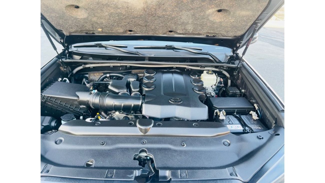 تويوتا Runner4 4x4 push start sunroof