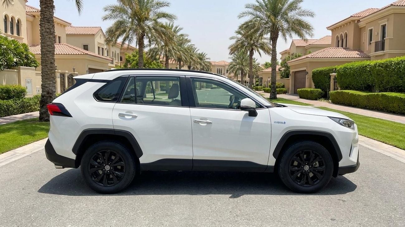 Toyota RAV4 VXR HEV 2024 | AED 1748/Month | 20% DP | 30 Day Return | Warranty