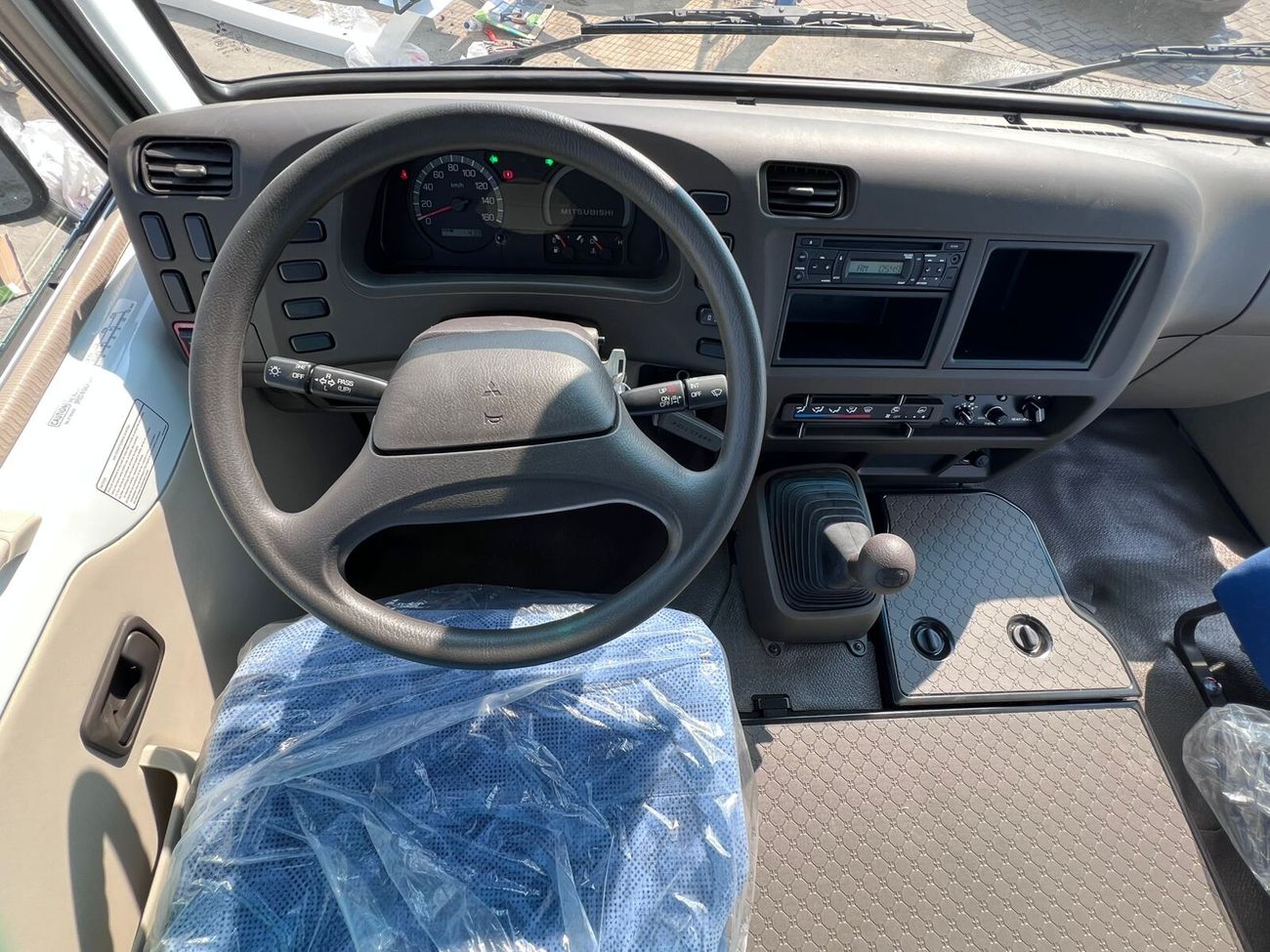 Mitsubishi Rosa MITSUBISHI FUSO ROSA HIGH ROOF 30-SEATER M/T