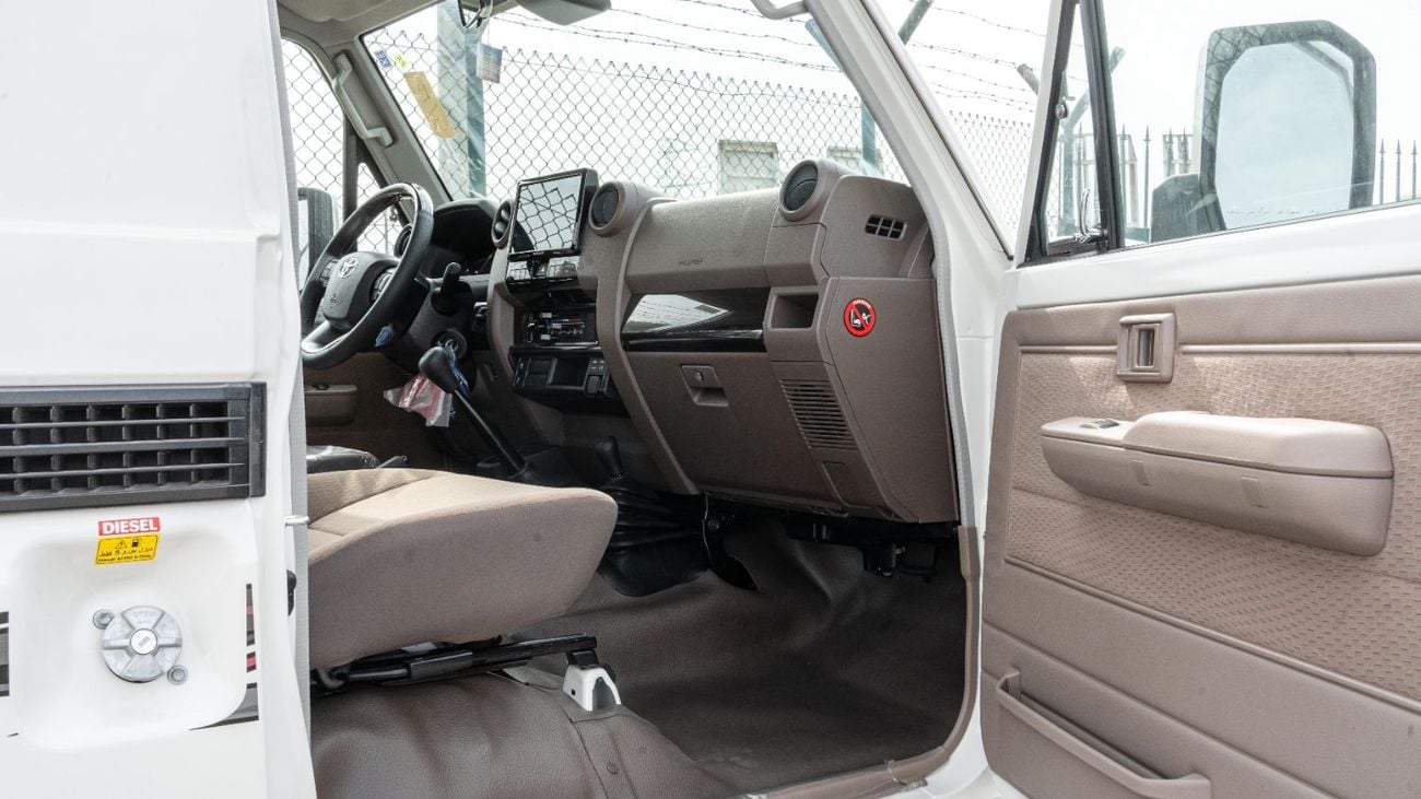 تويوتا لاند كروزر بيك آب 2026 Toyota LC79 2.8L MT Diesel (white-Brown)
