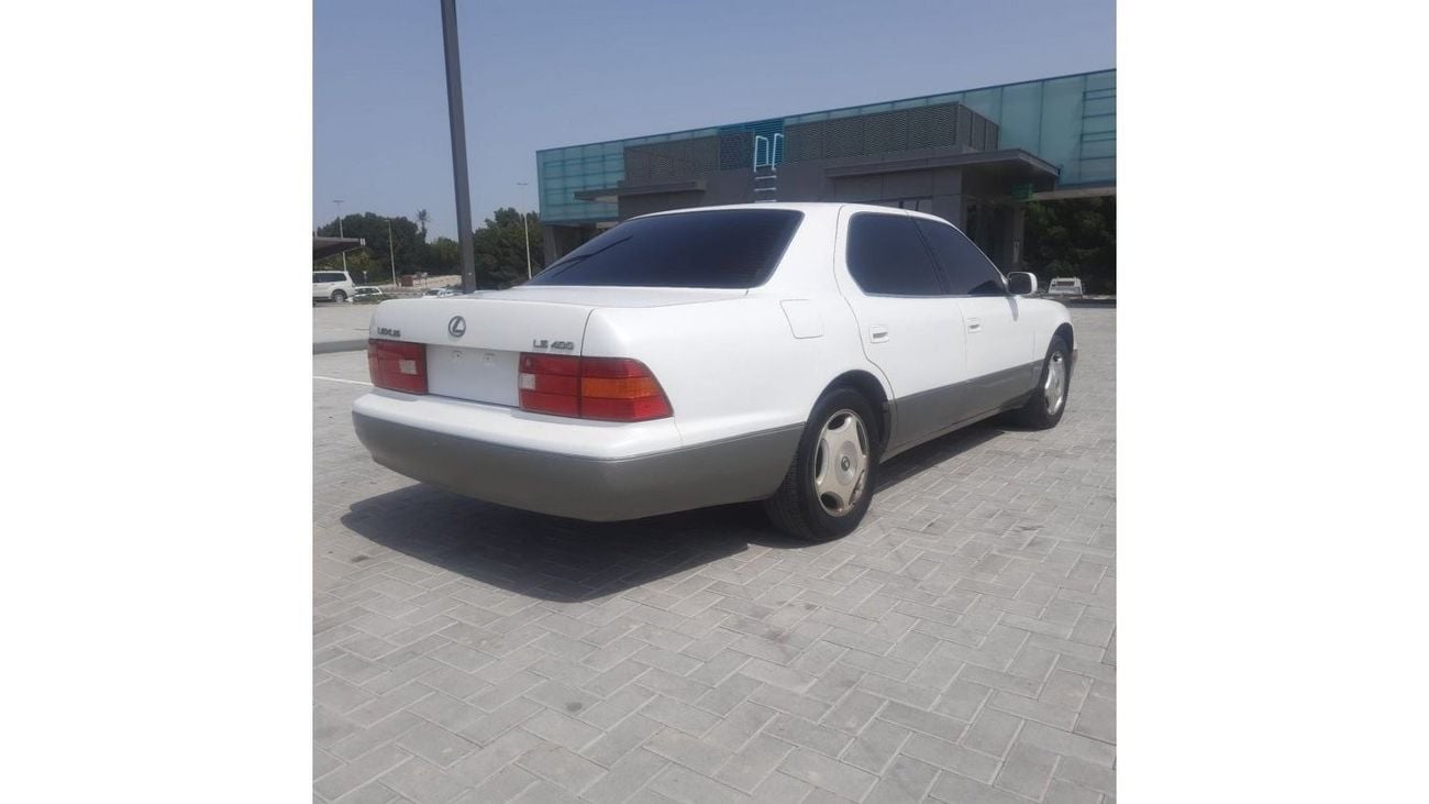 Lexus LS 400