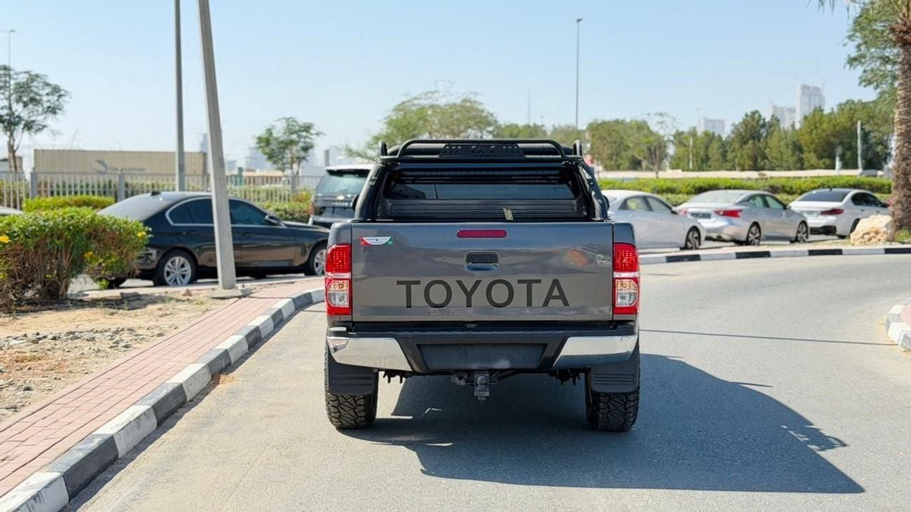 تويوتا هيلوكس 2013| 3.0L DIESEL ENGINE | MT | RHD | SMART CAB | GTK BULL BAR WITH LED FOCUSED LIGHTS | HEAVY 4X4 S