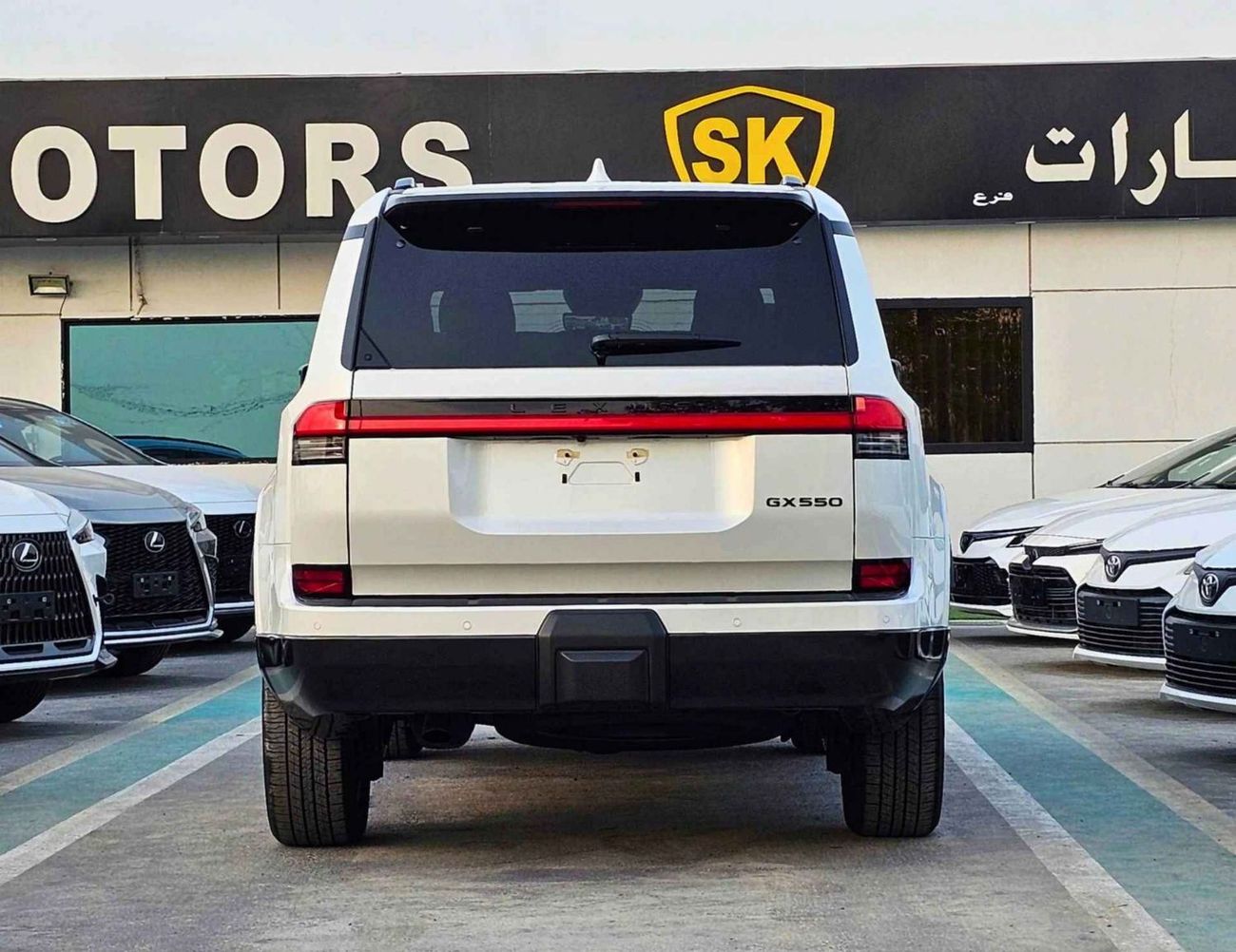 Lexus GX550 LUXURY/3.5L V6 4WD PETROL/FULL OPTION/ 14" TOUCHSCREEN DISPLAY, PANORAMIC ROOF, FRONT & REAR CAMERAS