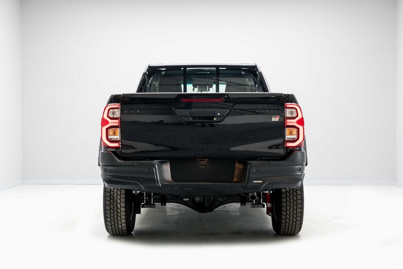 تويوتا هيلوكس 4.0L - Attitude Black Inside GR-S White | Export Only