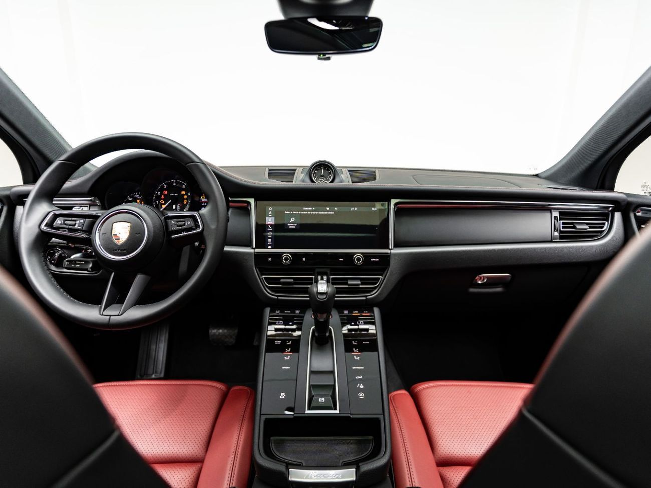 بورش ماكان Base