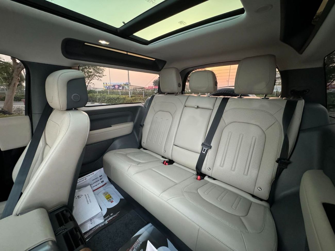 لاند روفر ديفندر 90 X-ديناميك HSE P400