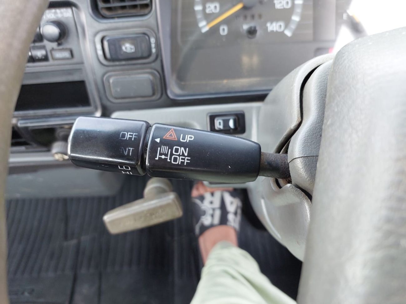 ميتسوبيشي فوسو كانتير MITSUBISHI CANTER TRUCK RHD 1997  MODEL 4.5 L DIESEL MANUAL(PM23164)