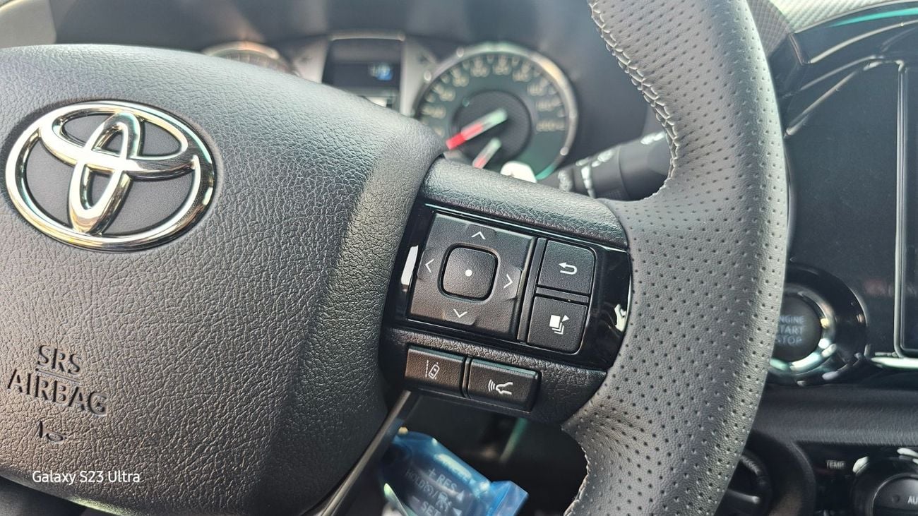 تويوتا هيلوكس GR Sport 2.8L
