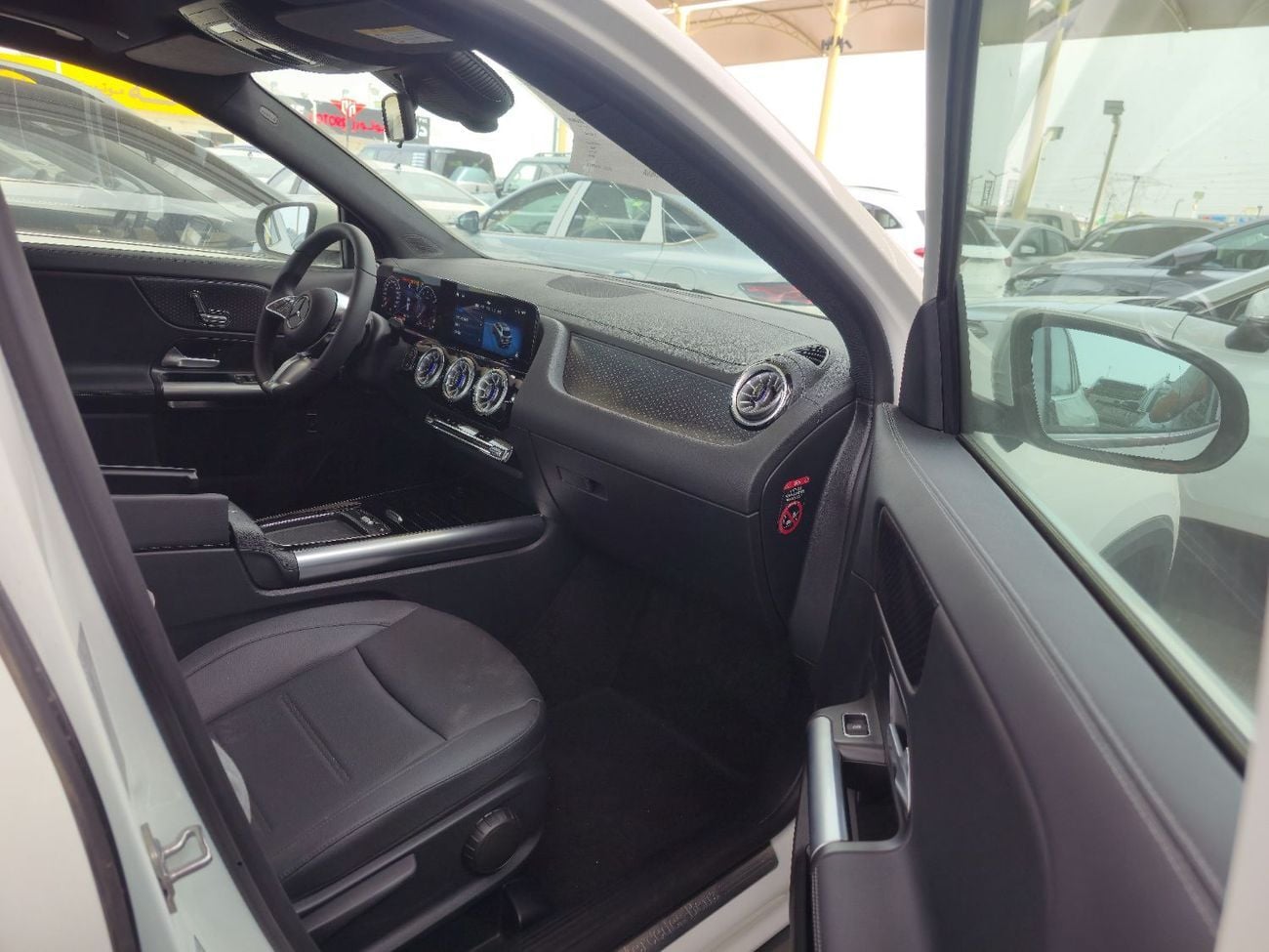 Mercedes-Benz GLA 200 MERCEDES BENZ GLA200 1.3L TURBO FULL OPTION MODEL 2025