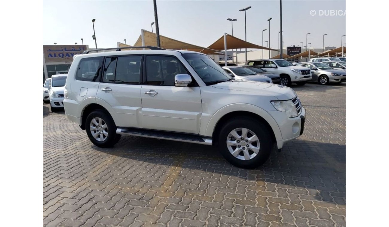 Mitsubishi Pajero MITSUBISHI PAJERO 2011- 3.8 - Full Option - Free Accident - Good Condition.