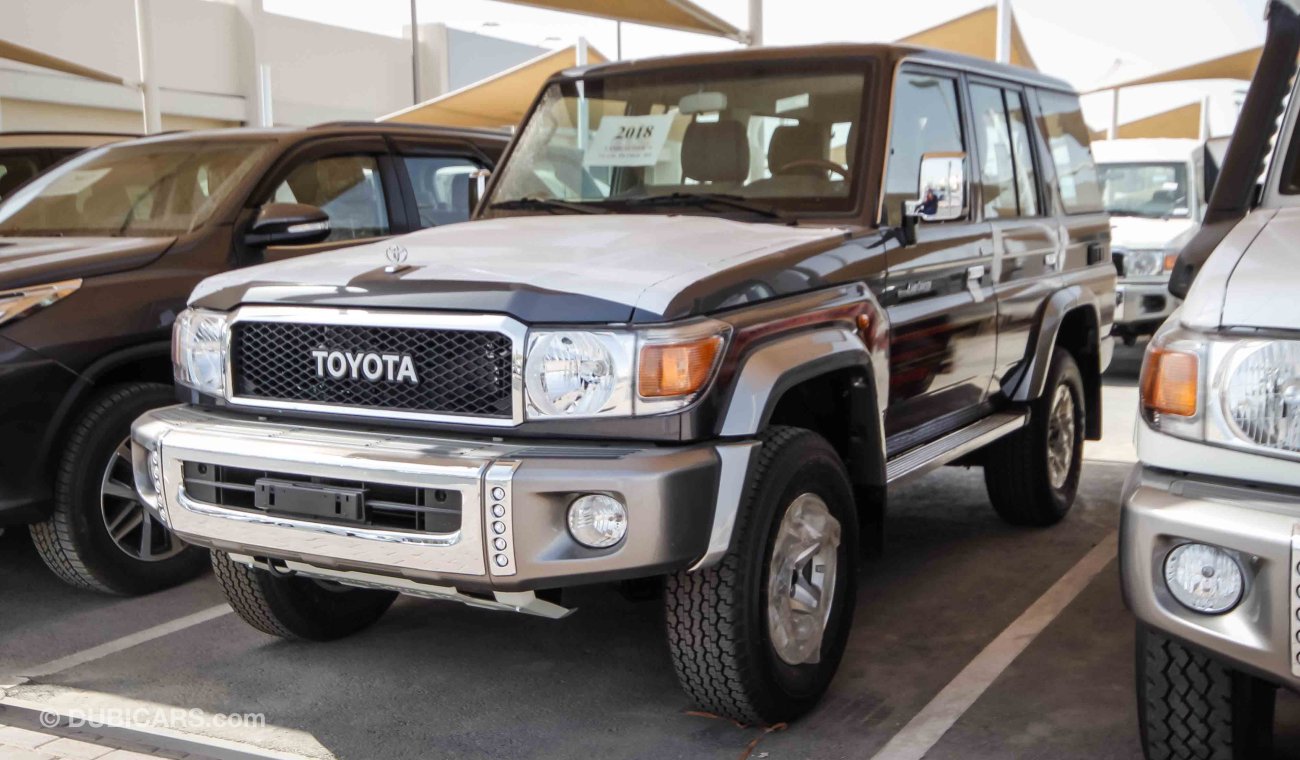 Toyota Land Cruiser 76 HARDTOP SEMI LONG WHEEL BASE  LX V6 4.0L PETROL  MANUAL TRANSMISION WAGON