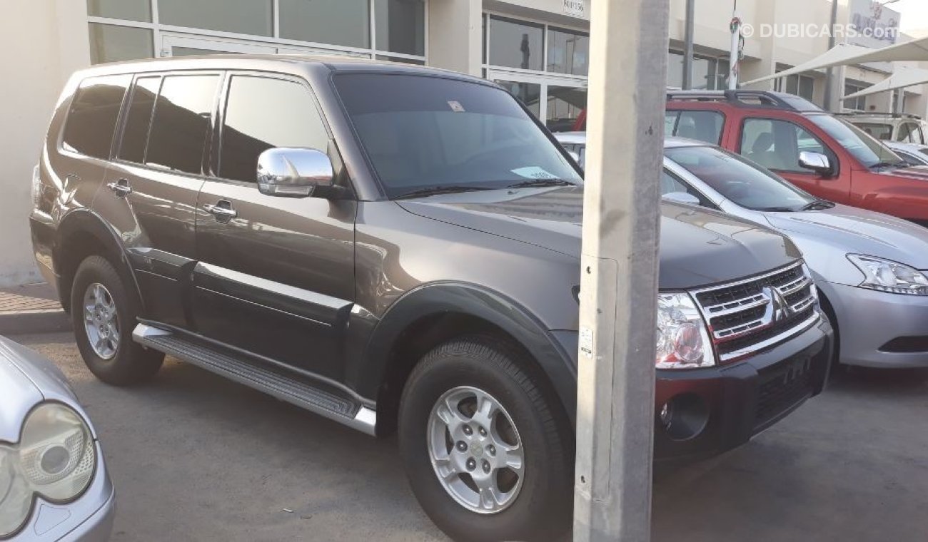 Mitsubishi Pajero 2013 Full options clean car gulf specs