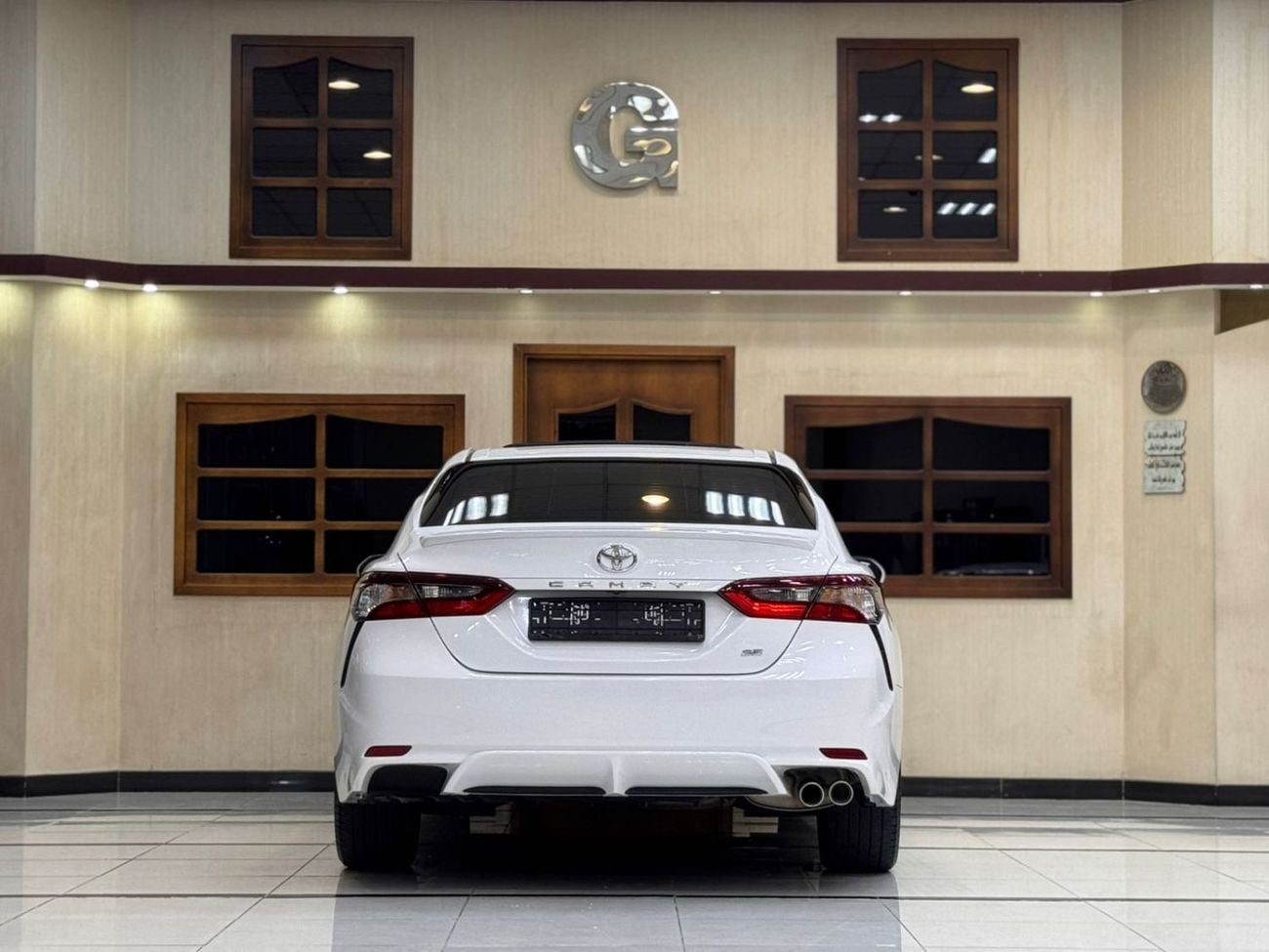 Toyota Camry SE 2.5L (181 HP)