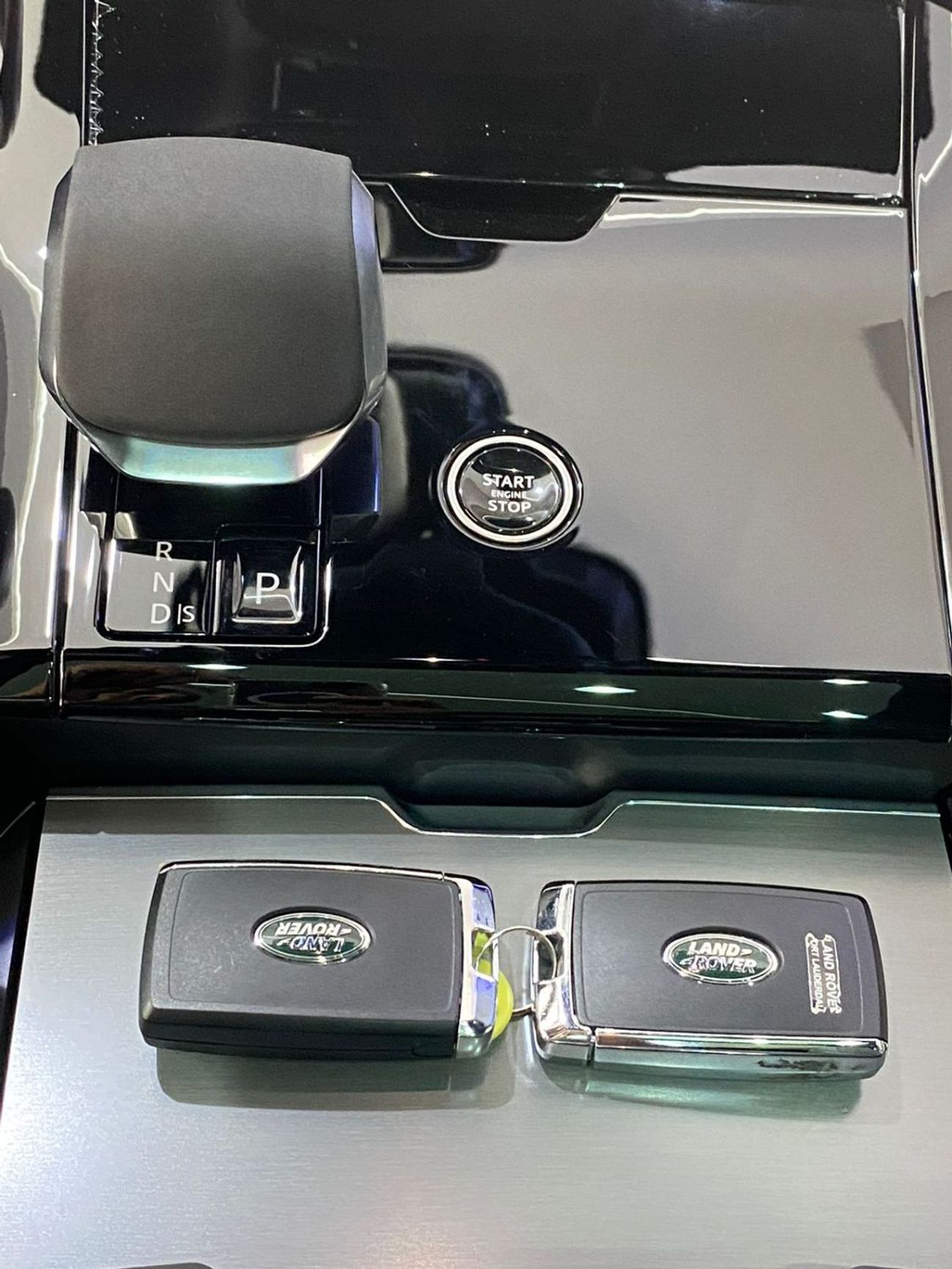 لاند روفر رينج روفر سبورت Range Rover Sport - SE | BRAND NEW!