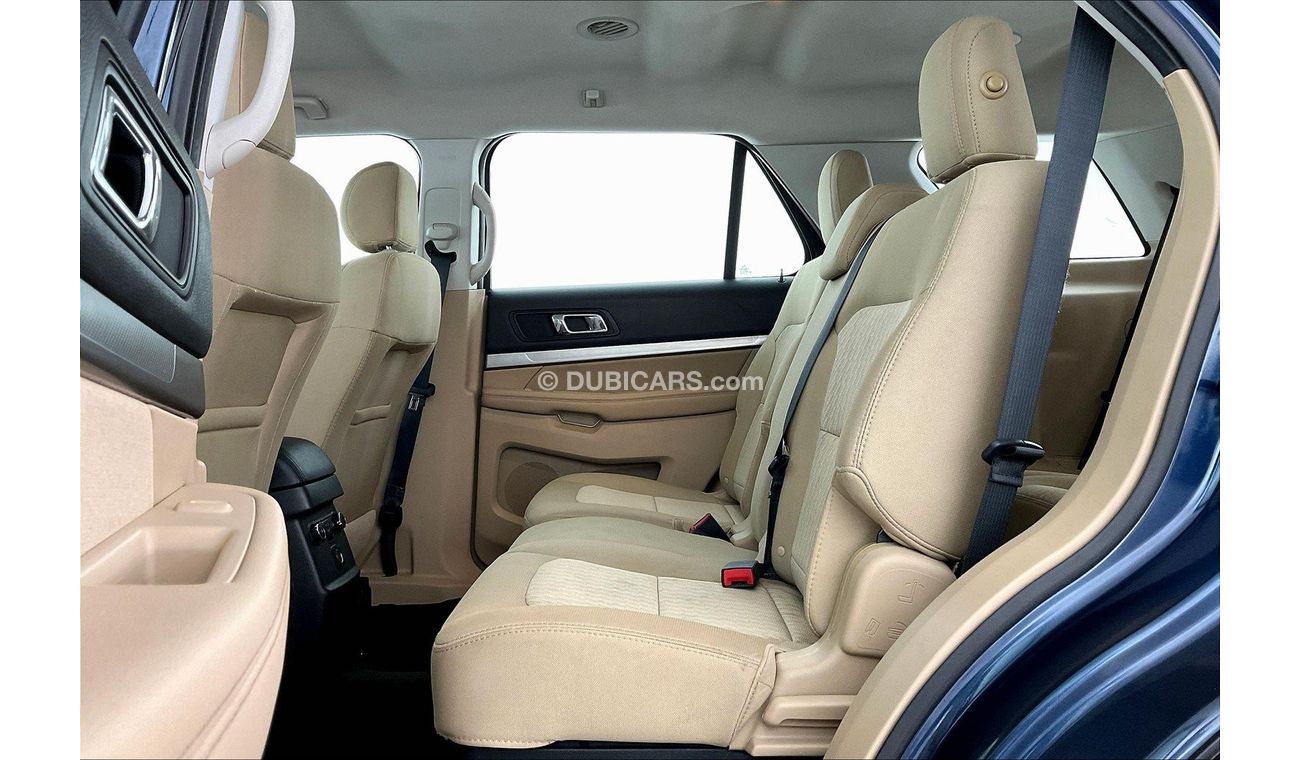 Ford Explorer XL / Standard