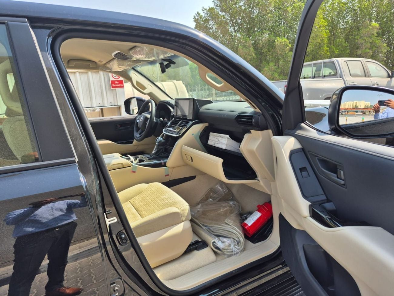 Toyota Land Cruiser 2026 Toyota Land Cruiser LC300 GXR (without Sunroof) 7-Seater 3.5L V6 Twin Turbo Petrol A/T 4WD Expo