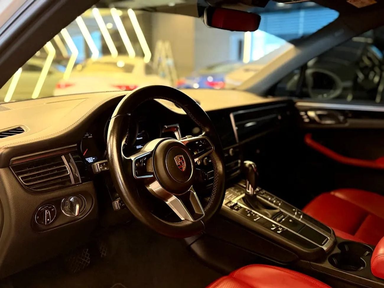 Porsche Macan Turbo GCC Specs - Pristine Condition
