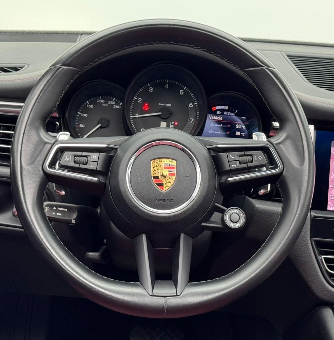 Porsche Macan STD 2023 Porsche Macan, Porsche Service History, 1 Year warranty, Excellent Condition, GCC