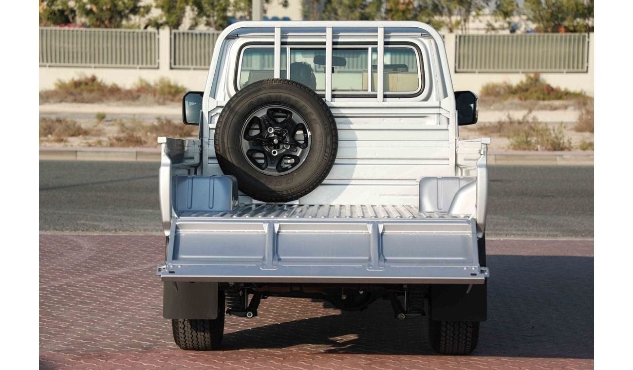 Toyota Land Cruiser Pick Up 2024 Toyota LC79 Single Cab 4.0 - SILVER inside BEIGE | Export Only