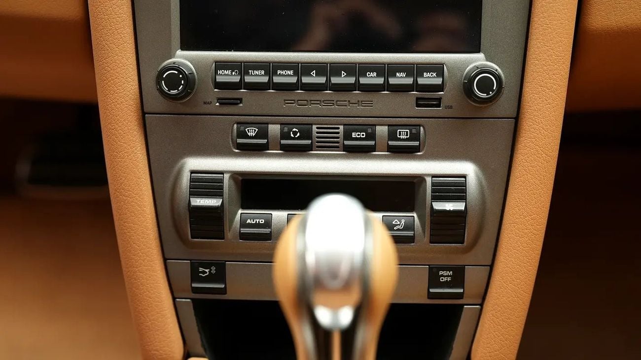 Porsche 911 CARRERA GCC Specs – Excellent Condition