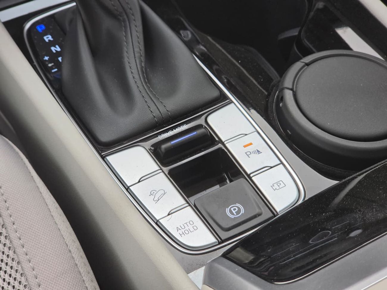 Hyundai Tucson  2.0L 2WD A/T Petrol