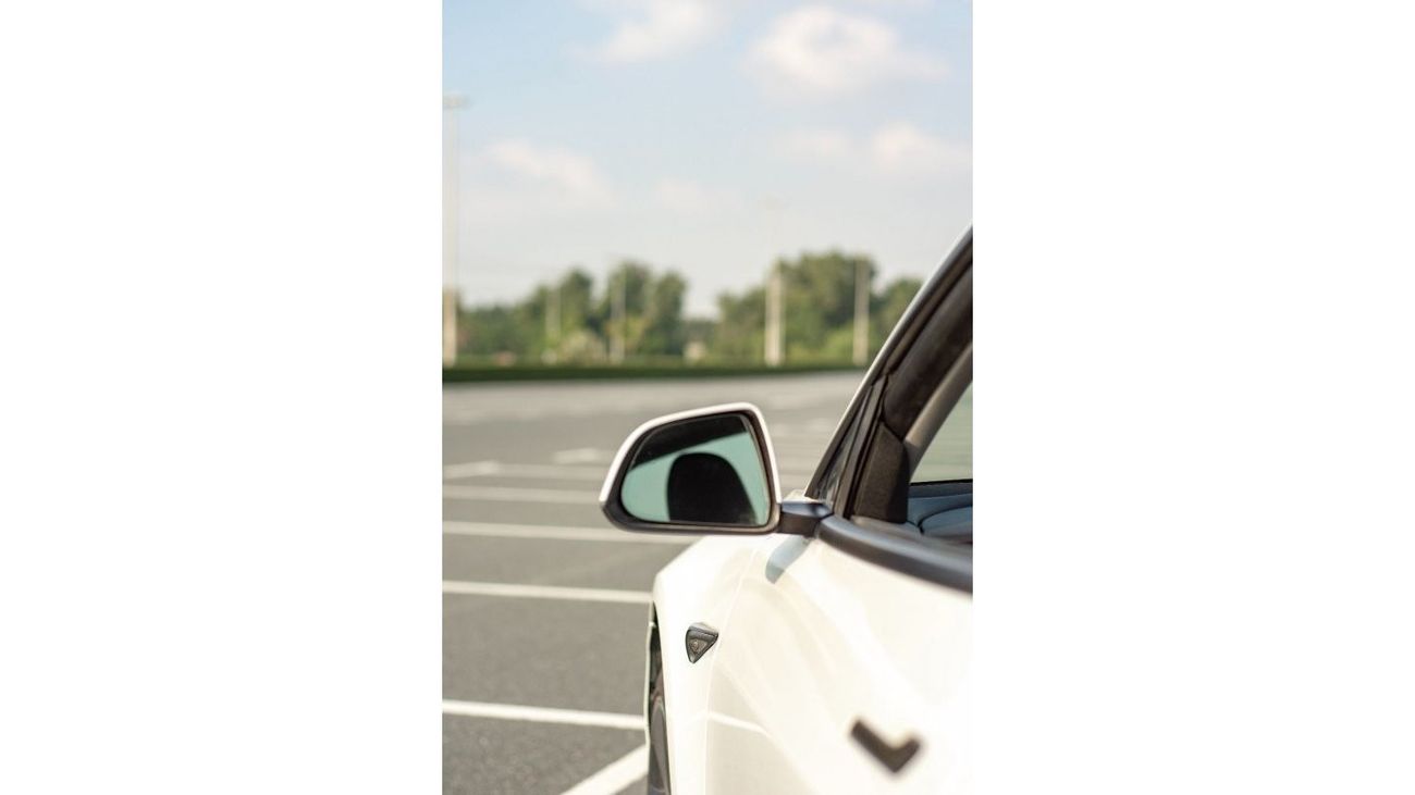 Tesla Model 3 usa All Wheel Drive