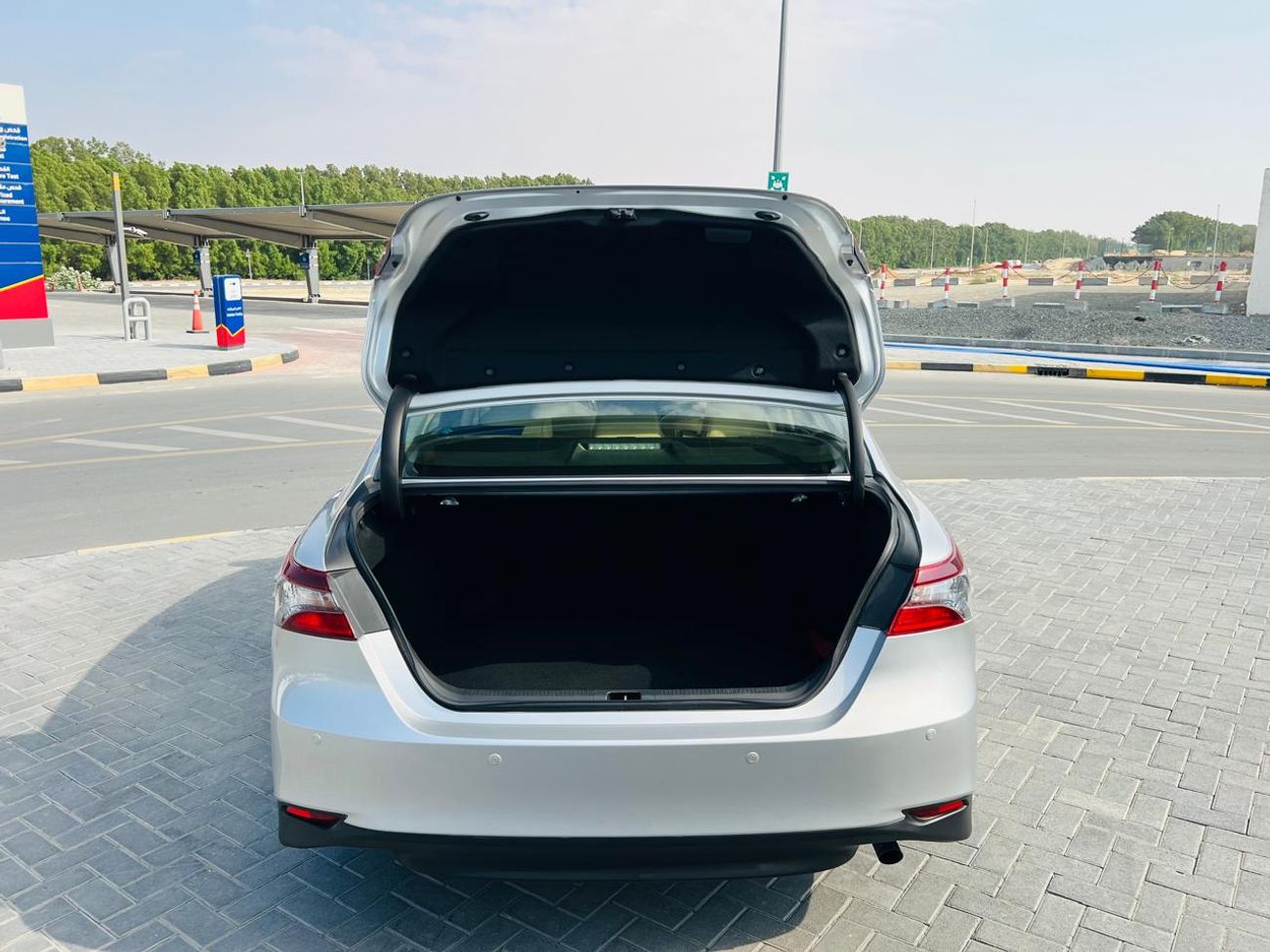 Toyota Camry SE 2.5L (181 HP)