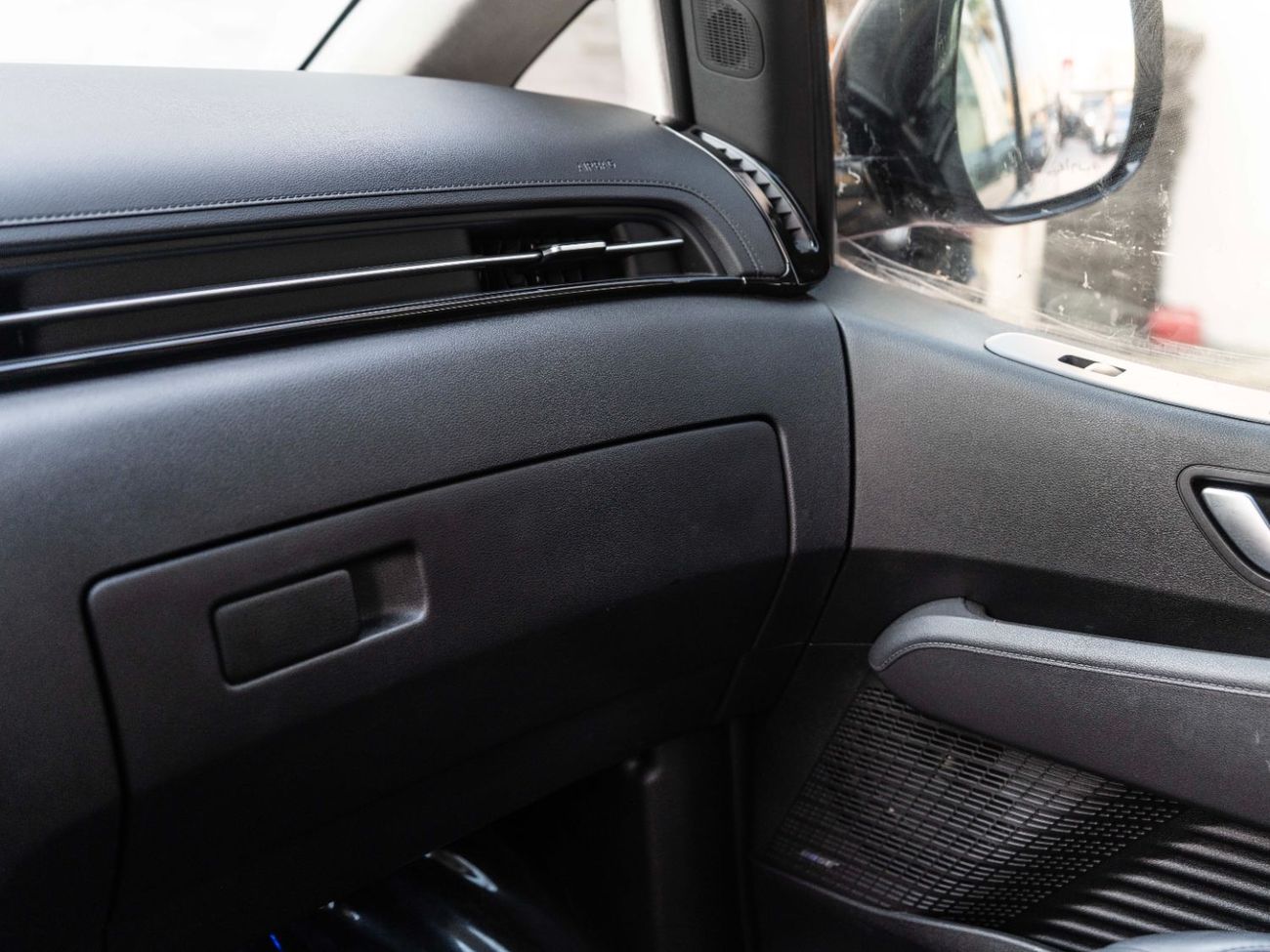 Hyundai Staria 3.5L Luxury (7 Seater)