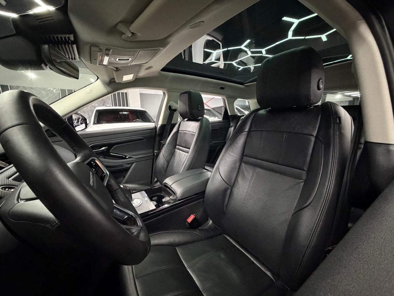 لاند روفر رانج روفر إيفوك P200 HSE 2.0L