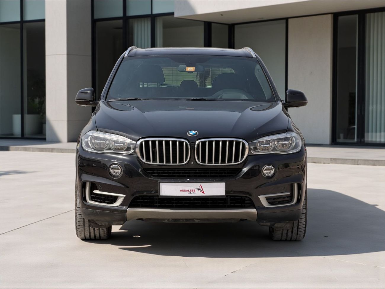 BMW X5 50i Exclusive 4.4L (7 Seater) BMW X5 XDRIVE 50i | 4.4L TWIN TURBO V8 – 450 BHP | 2014 | GCC SPECS