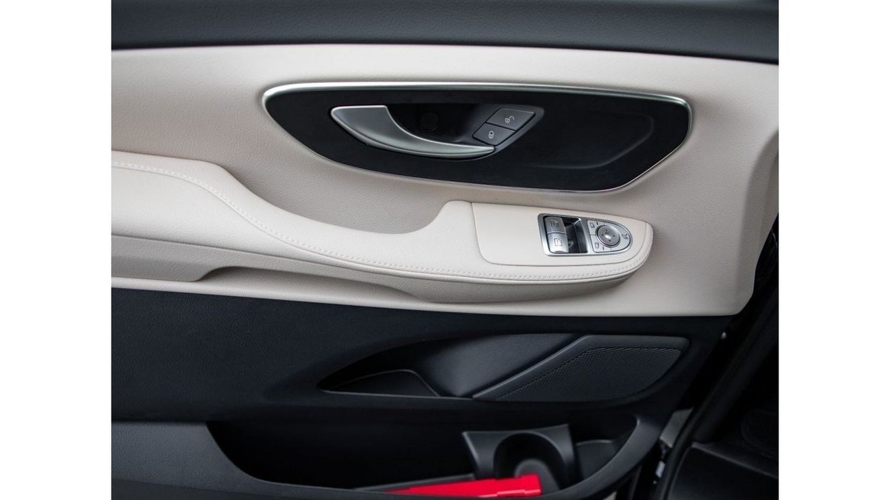 Mercedes-Benz V 250 AVANTGARDE + / GCC/ 2years warranty. For Local Registration +5%