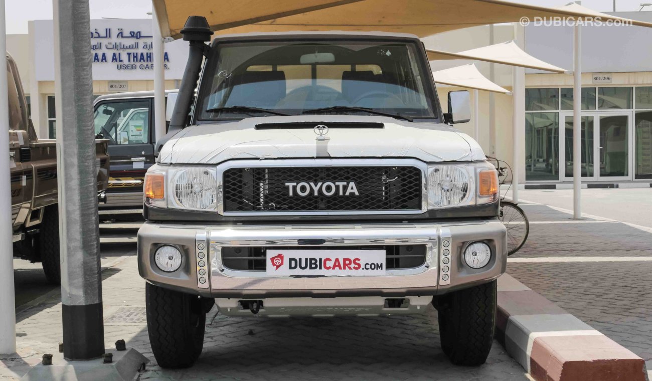 Toyota Land Cruiser Pick Up V8