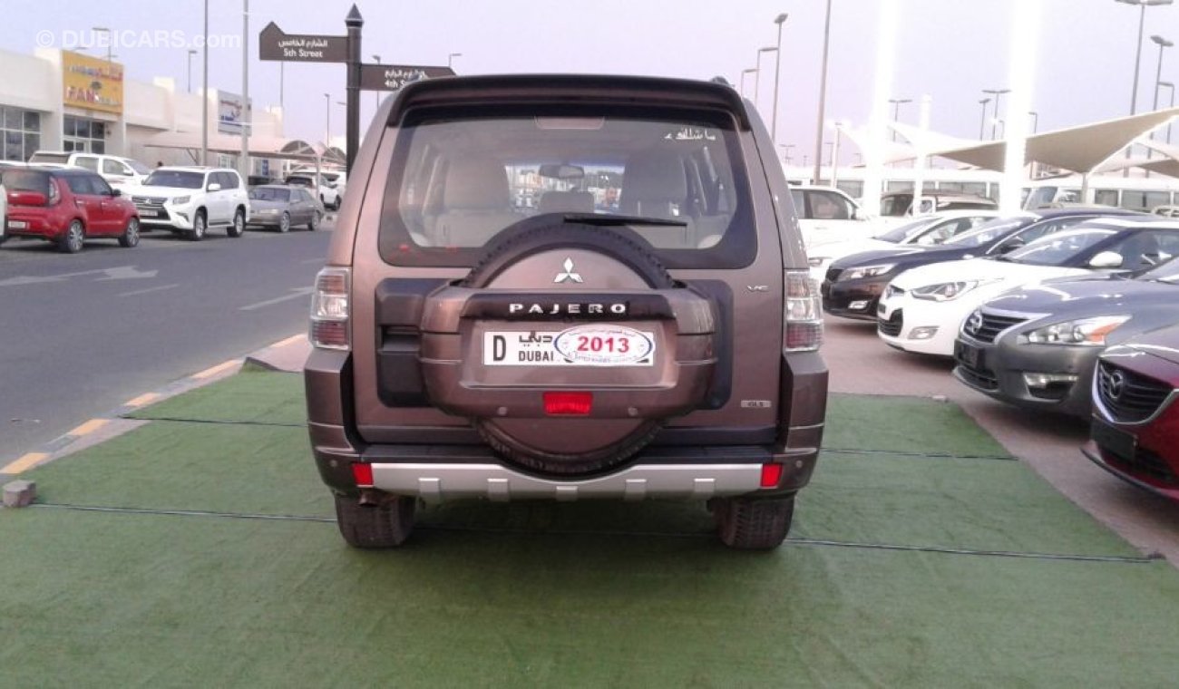 Mitsubishi Pajero MITSUPISH PAJERO 2013 BRON KHALIGE NO PIANT NO ACCIDENT KHALIGE Full option