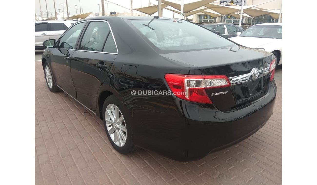 Toyota Camry XLE - Limited - Full Options  4 CYL   2.4