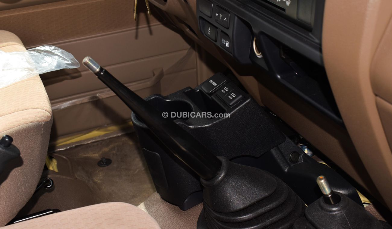 Toyota Land Cruiser Pick Up LX V6