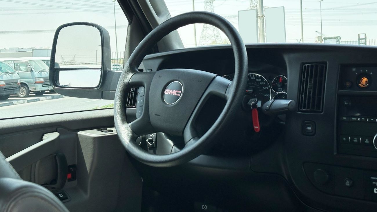 GMC Savana 3500 EXT Passenger 15 Seater GCC 6.6L V8